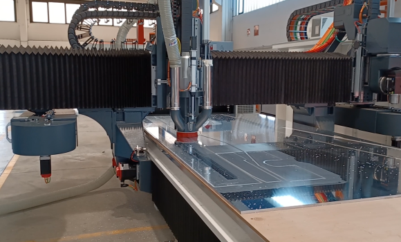 CNC center for the milling of aluminium panels